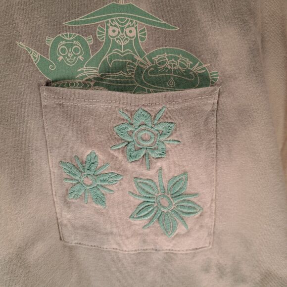 Disney & Her Universe Raya & The Last Dragon pocket t-shirt, embroidered, Med - Picture 2 of 4
